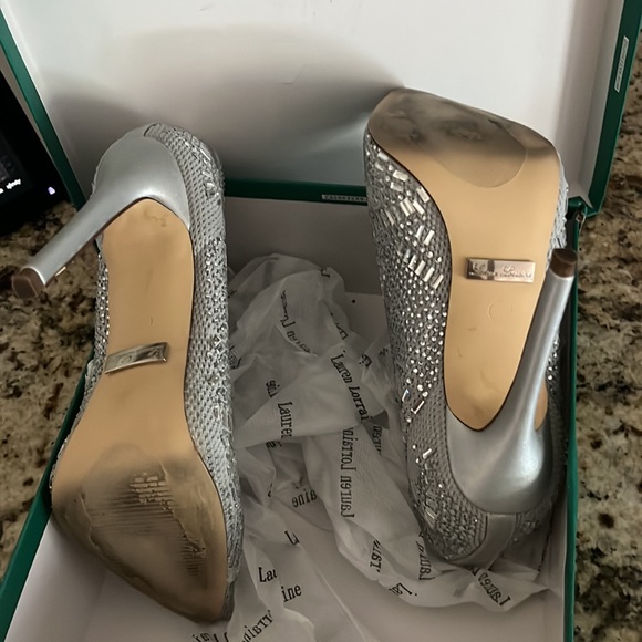 Like new!! Silver metallic booties. Size 5-1/2 - Picture 4 of 4